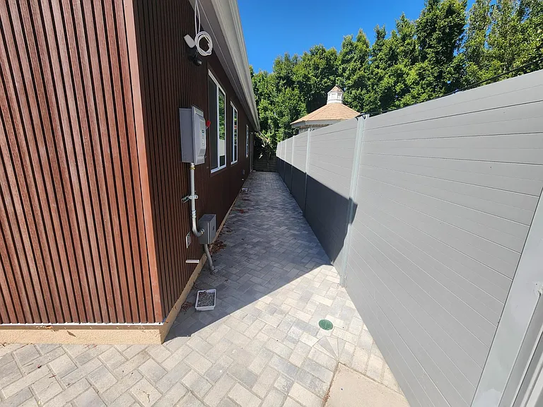 9807 Peach Ave — Photo 7