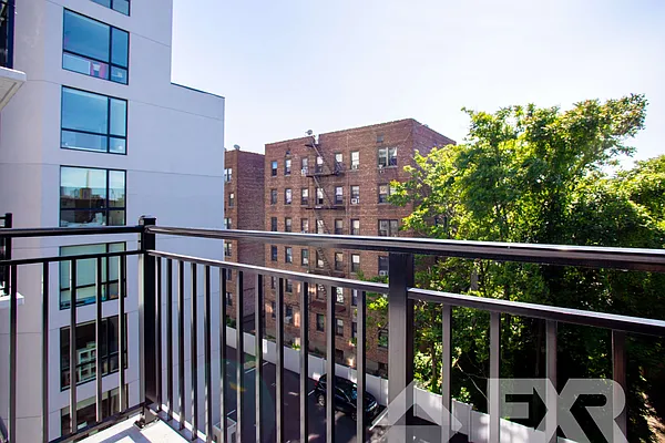 Rented by EXR | media 50