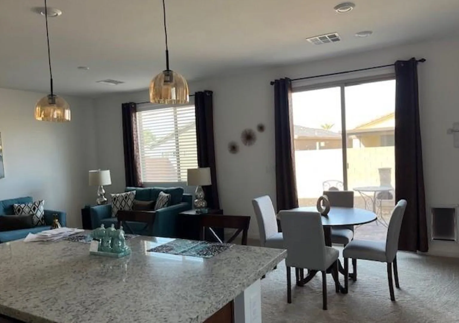 Beautiful one-story home in the golf course community of Mountain Falls — Photo 3