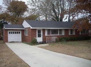 113 N 12th St, Ponca City, OK 74601