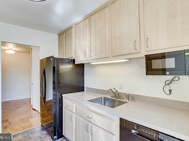 1425 4th St SW #A305 — Photo 19