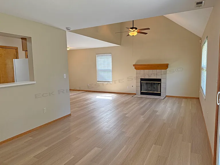2759 Grand Cir — Photo 4