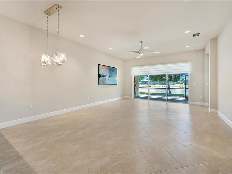 28496 Burano Dr — Photo 6