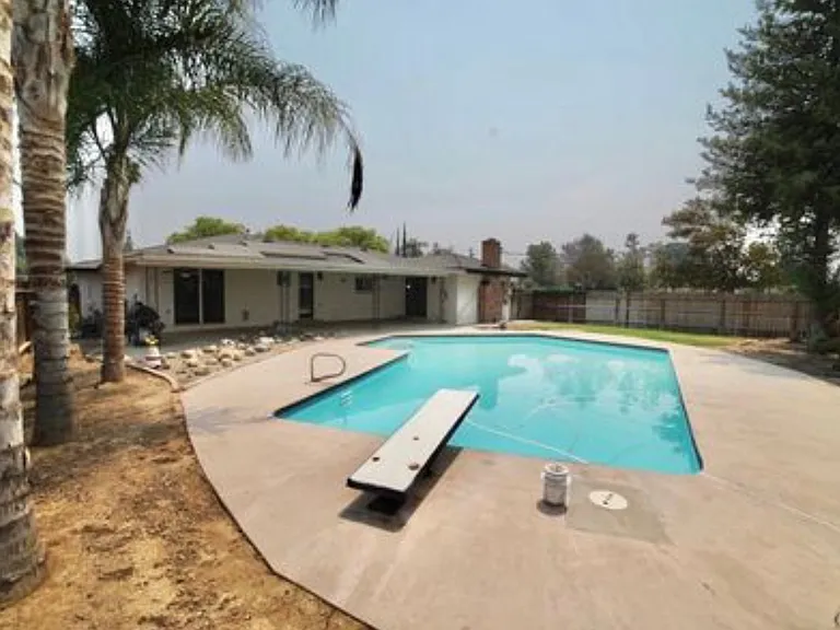 5901 Mohawk St — Photo 1