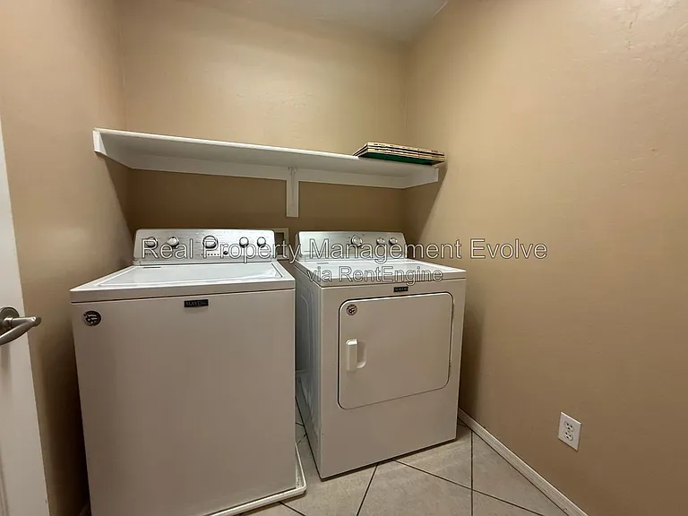 25824 W Burgess Ln — Photo 31
