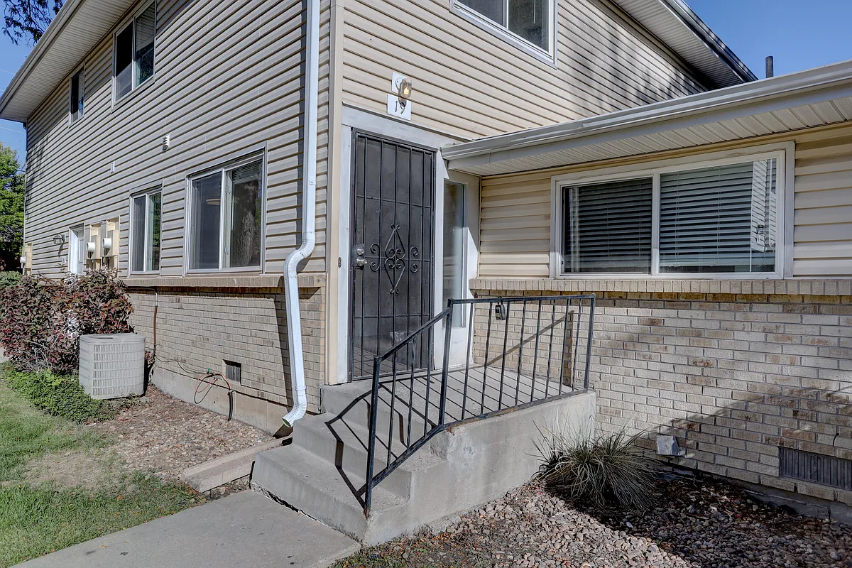 Building Photo - 9005 E Lehigh Ave #19
