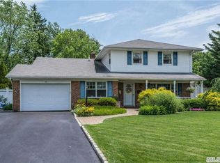 32 Colgate Dr, Smithtown, NY 11787