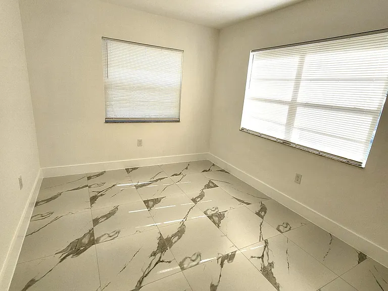 2466 Lincoln St #3 — Photo 6
