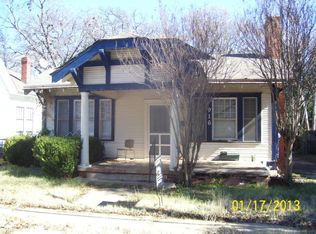 916 N Sycamore St, Palestine, TX