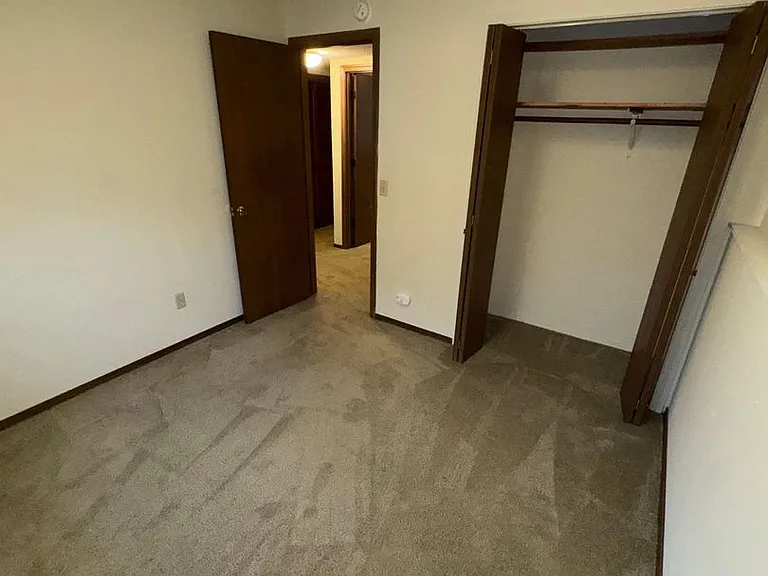 420 N East Park Ln — Photo 11