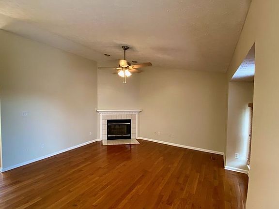 3rd image of 6028 Newington Ln