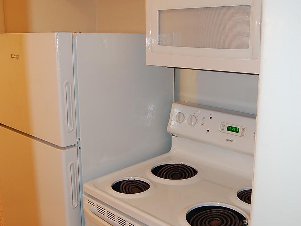 1st image of 227 Marengo Ave APT 2