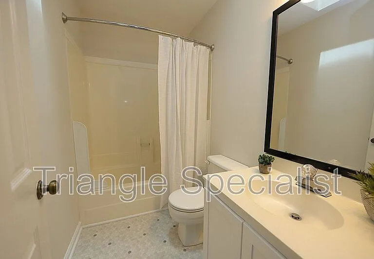 112 Mossbark Ln — Photo 10