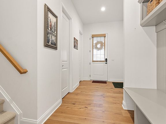 5th image of 65 Foundry Ln