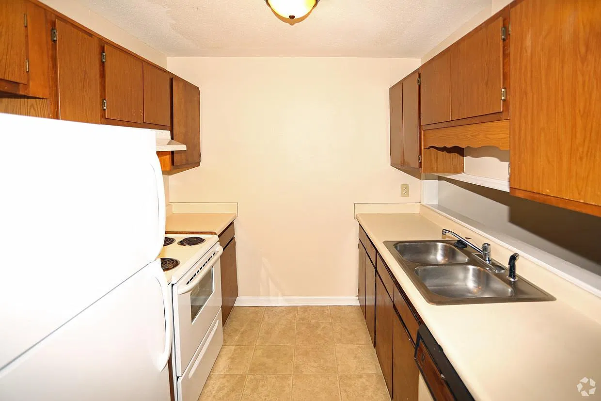 2717 Tobacco Rd — Photo 3