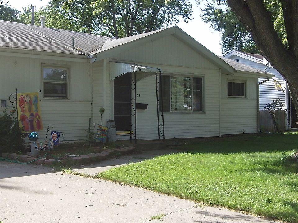 1st image of 251 E Country Ct