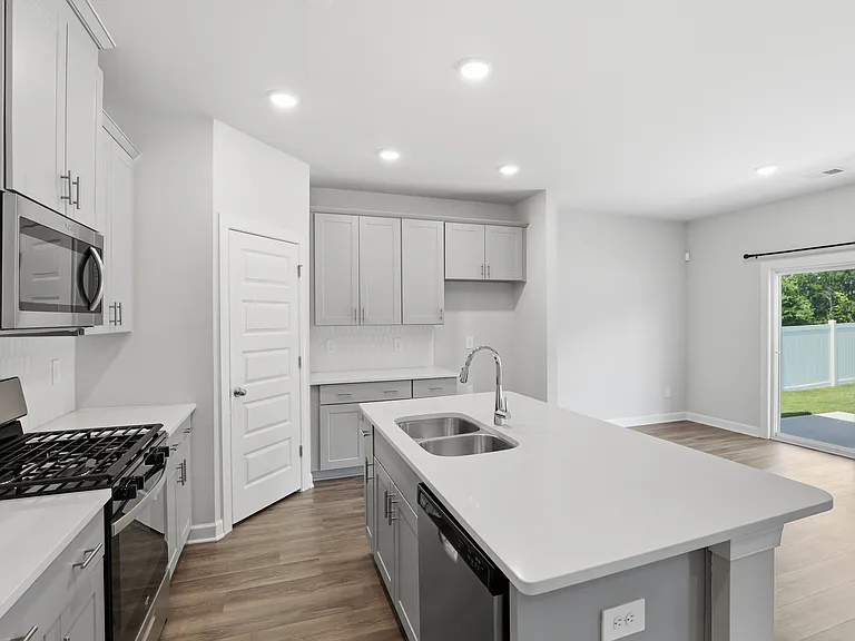 118 Martel Dr — Photo 9