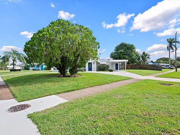 2nd image of 638 W Kalmia Drive