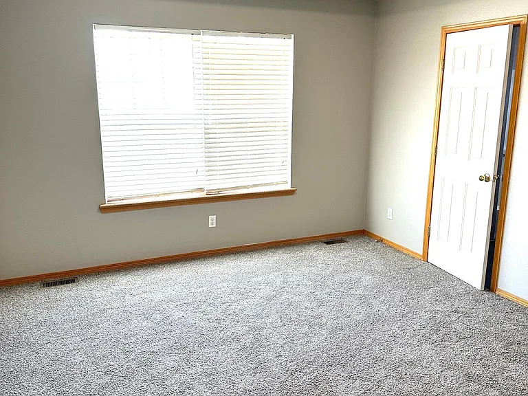 781 W Juniper Ln — Photo 10