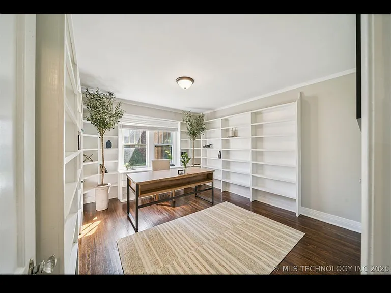 1139 S Canton Ave — Photo 8