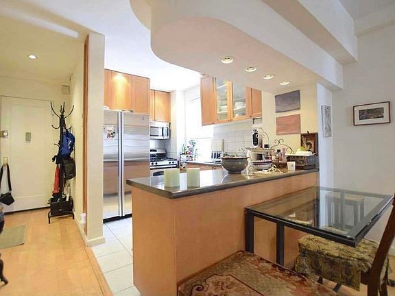 2nd image of 106 W 69th St APT 9D