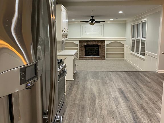 2nd image of 6022 W 157th Pl