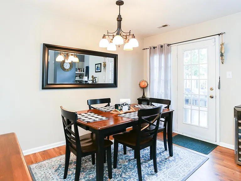 603 Danbury Ct — Photo 8