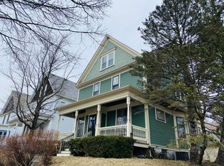 1032 E Idaho St, Milwaukee, WI 53207