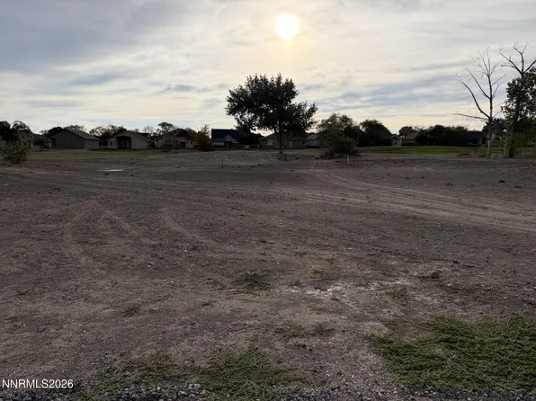 406 Dog Leg Dr, Fernley, NV 89408