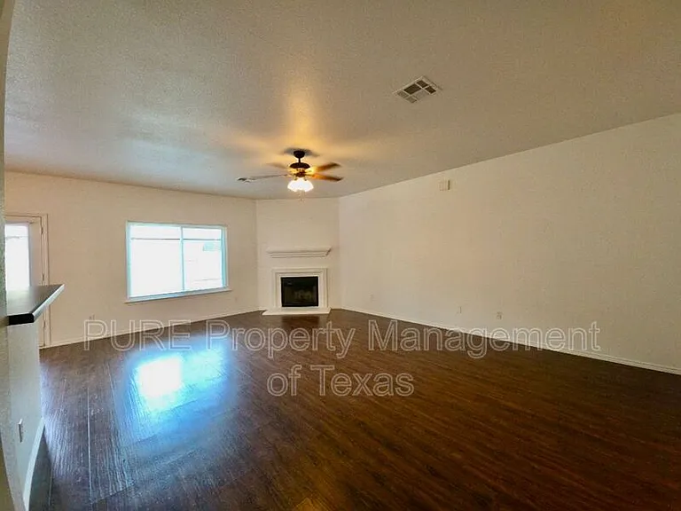 3007 Zachary Ln — Photo 3