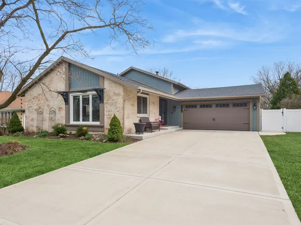 6515 Deerpath Ct, Lisle, IL 60532