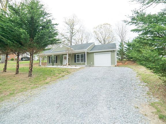 2nd image of 1076 Greenbriar Dr