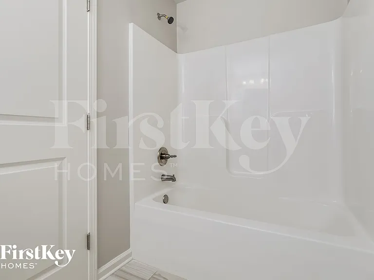 4648 Brayden Dr — Photo 9