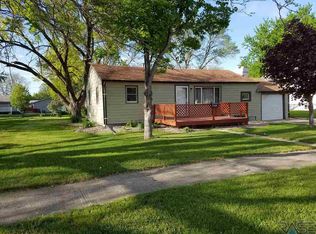 1012 E 3rd St, Canton, SD 57013