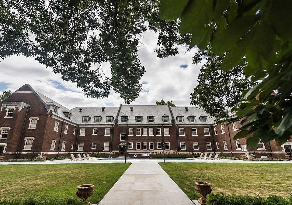 A mansion for everyone!