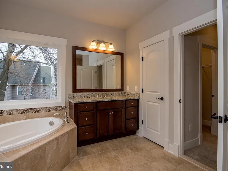 6928 Regent Ln — Photo 58
