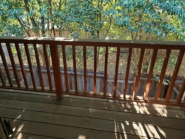1066 Eleanor Ave — Photo 14
