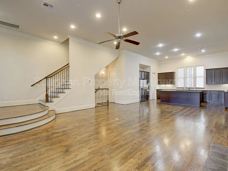 9627 Fannin Sta W — Photo 7