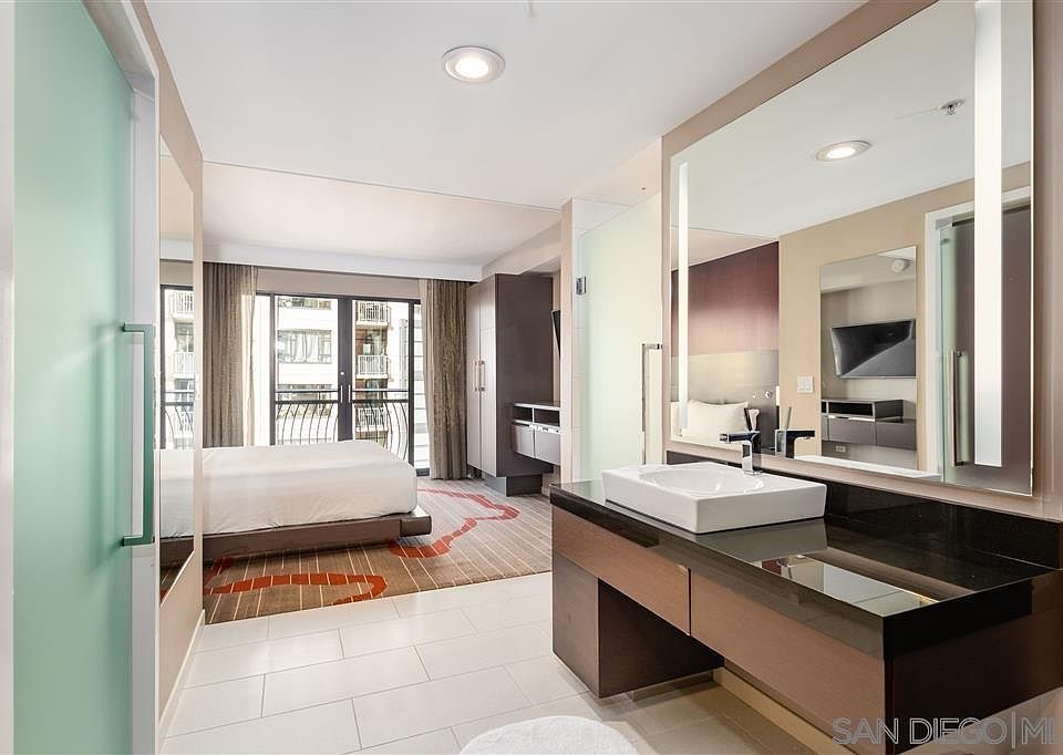 1st image of 207 5th Ave #756