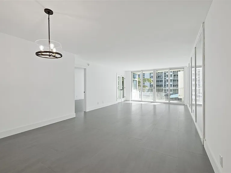 1360 S Ocean Blvd #403 — Photo 31