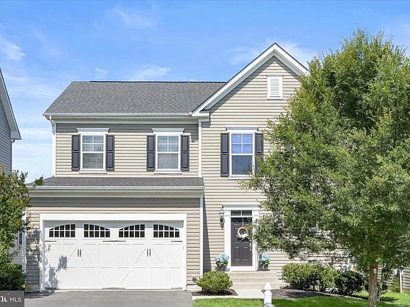 2nd image of 812 Pencoast Dr