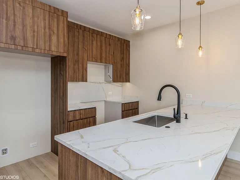 3043 W Irving Park Rd #306 — Photo 7