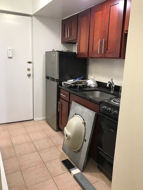 2nd image of 3128 29th St APT 2F