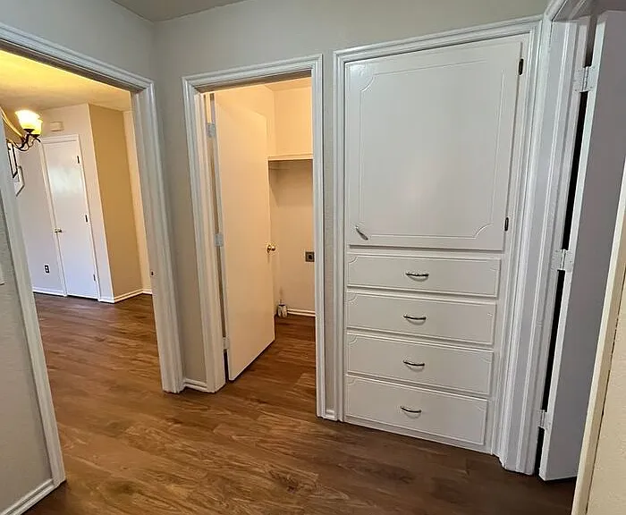 3611 N Drexel Blvd — Photo 13