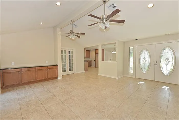 81 Yewleaf Dr — Photo 3