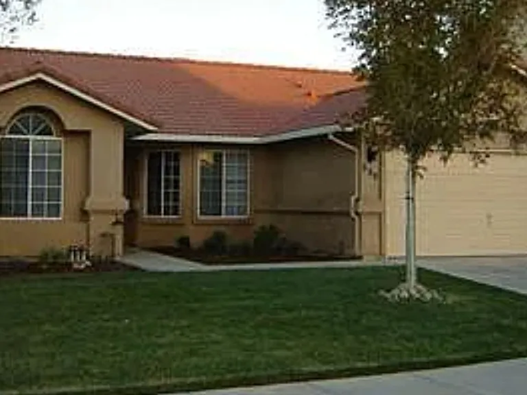 550 Zinfandel St — Photo 1