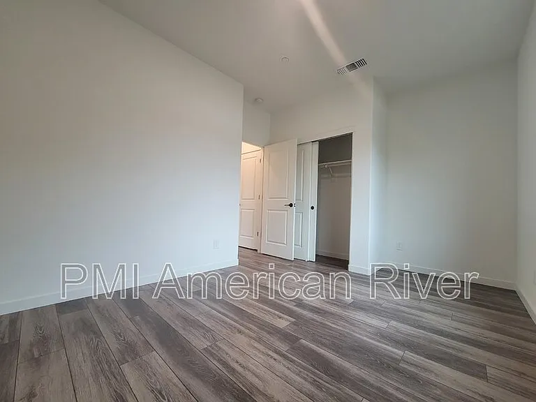 1648 Scarlet Ash Ave — Photo 18