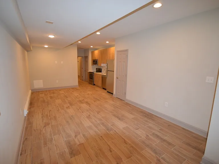 1948 E York St #1B — Photo 3