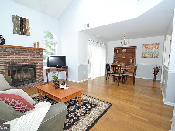 5th image of 12 Redwood Ln