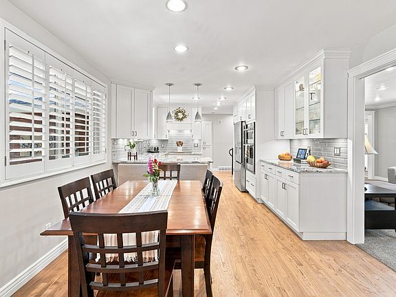 5th image of 2092 E Somerset Dr S